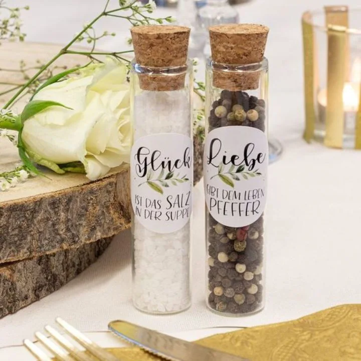 Gastgeschenk Salz und Pfeffer