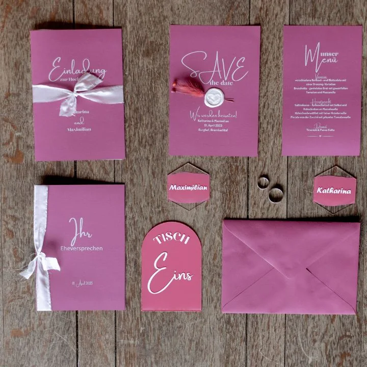 Hochzeitspapeterie Pantone Farbe Magenta